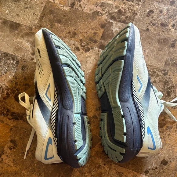 Brooks Women’s Athletic Shoes in baby , blue and Navy blue - Picture 9 of 16